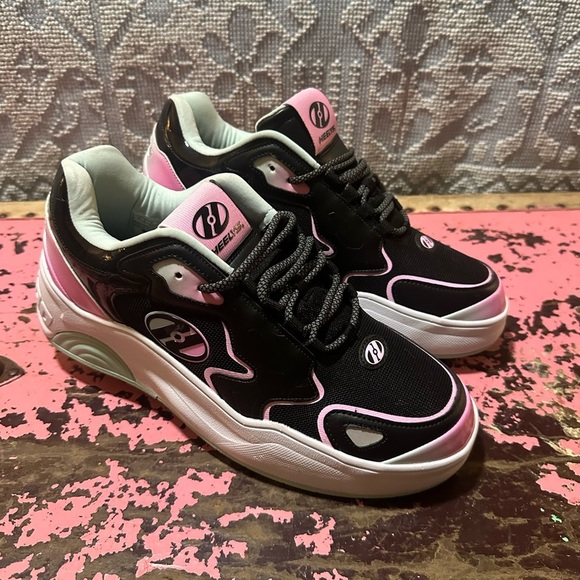 Heelys Shoes - Heelys Women's Black and Pink Sneakers Sz 11